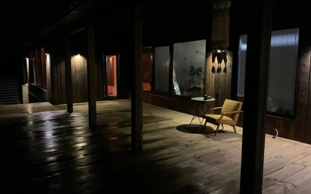 Частный дом Дом на берегу реки