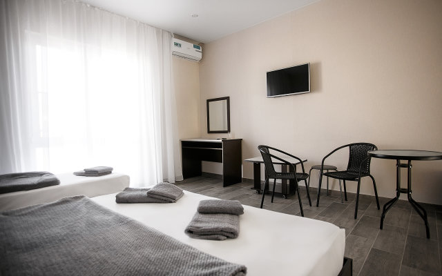 Diamond Delux Guest House