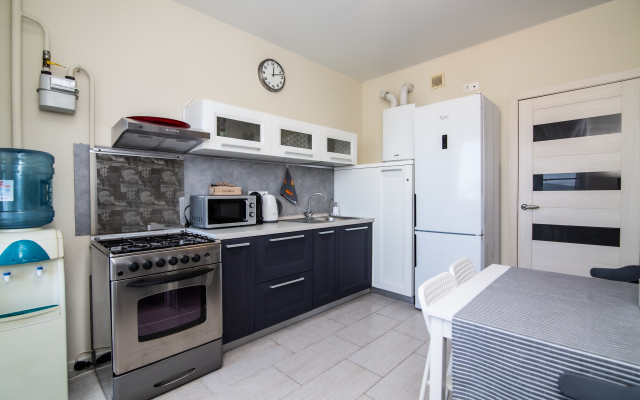 1-Komnatnaya Kvartira Dlya 5 Gostey Na Surikova Flat