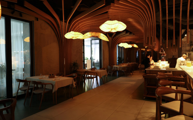 Lenina 217a S Basseynom Hotel
