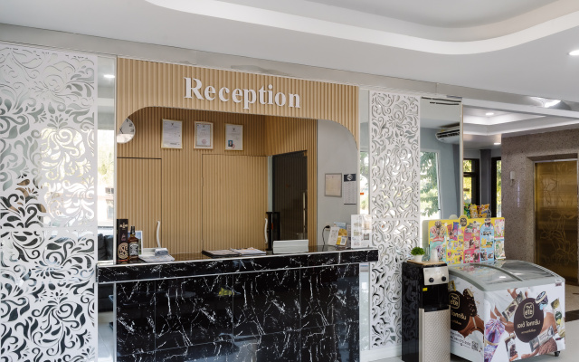 Курортный отель The Princess Beachfront Resort