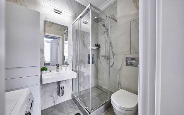 EasyGuest U Niic im Burdenko Apartments