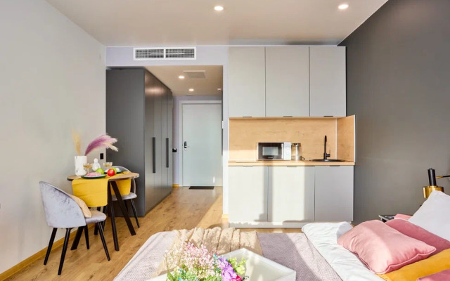Sunny Day Apartments