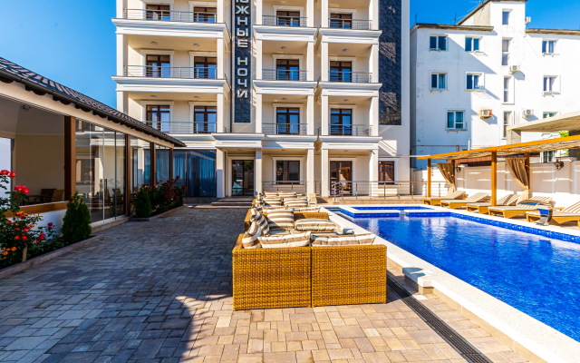 Yuzhnyie Nochi Hotel