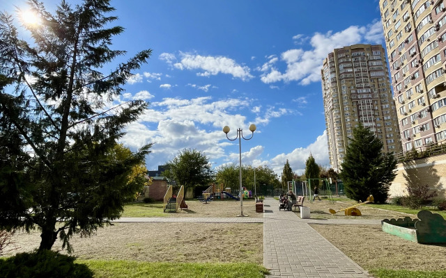 Квартира уютная возле трамвая с видом на стадион