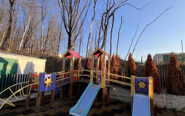 Daymond v Sochi Apartments 1