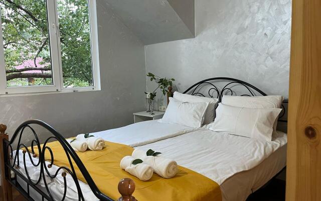 Esma Guest House