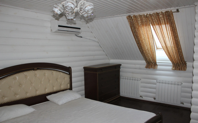 Частный Дом на Берегу Моря с Бассейном