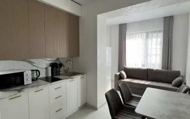 Апартаменты на Светлой 18 (305)