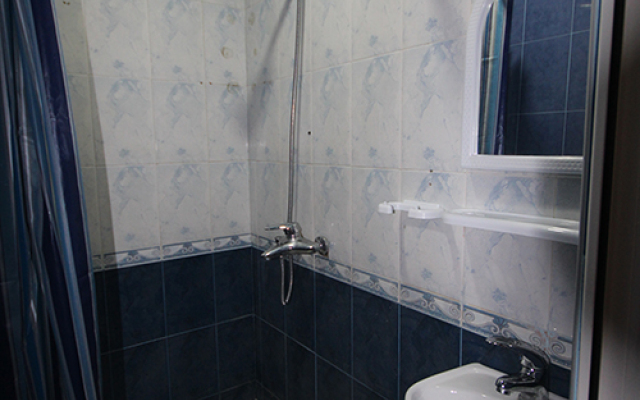 Holiday House Hotel