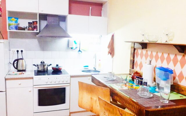 Квартира Live-In-Comfort на Творчества 1к1