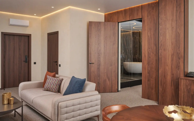 Aura City Hotel