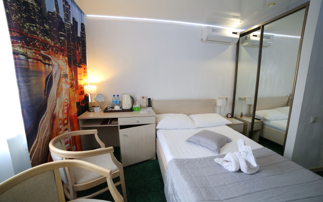 Voskhod Hotel