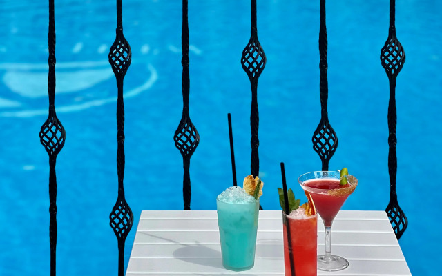 Hotel White Sails Residential