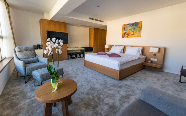 Hotel Harmonia by Dukley