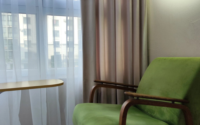 Dizaynerskaya dvushka u morya Flat
