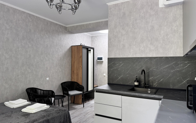 Studiya s balkonom v Zhk Monako Apartments