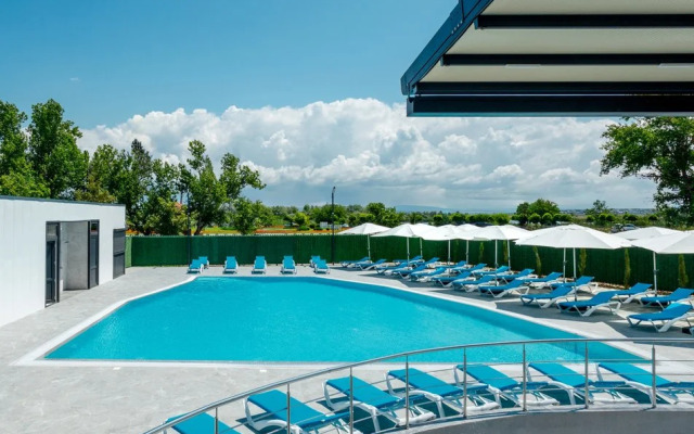 Отель Солнце и море