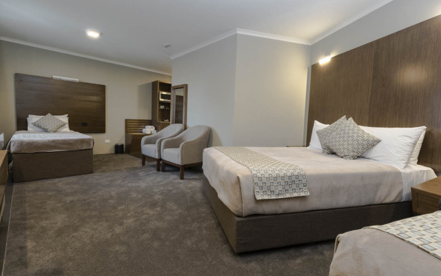 Bankstown Hotel