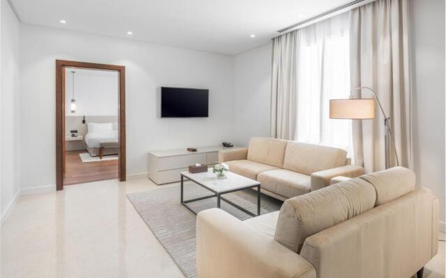 Landmark Suites Hotel