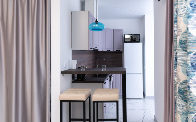 Апартаменты-студия 30 кв.м. с двуспальным диваном и панорамной зоной, 15 этаж