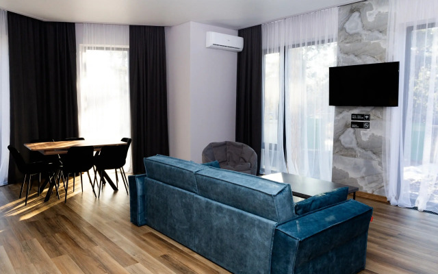 s 2-mya spalnyami Private house