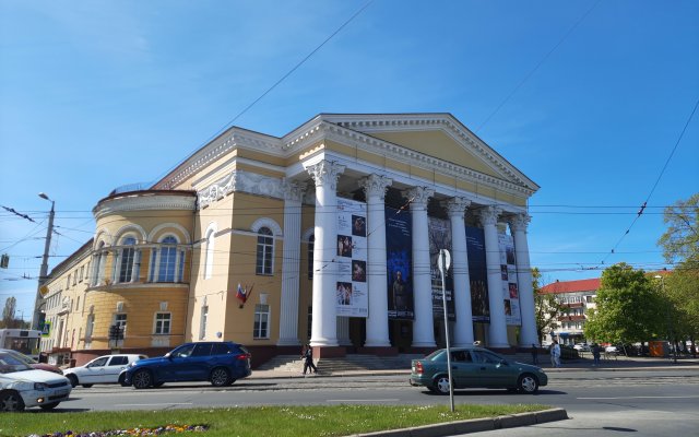 Na Kosmonavta Leonova 36a Apartments