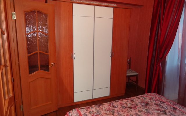 Квартира Двухкомнатная на Спутнике