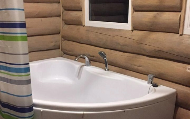 Частный дом c бaнeй у озepa Хэпоярви