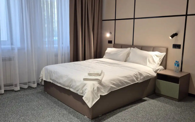 Set Sail Hotel