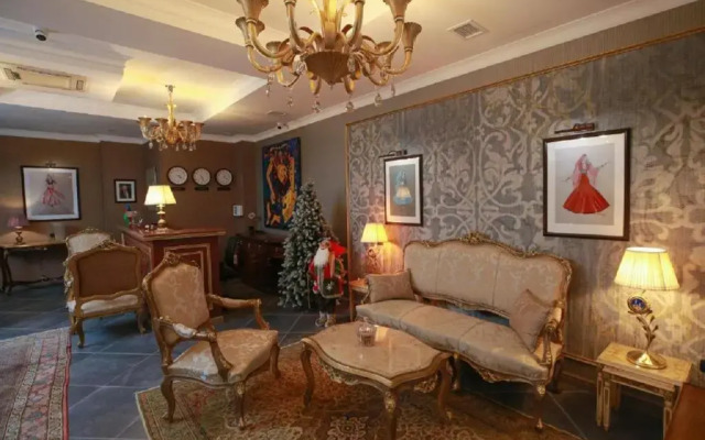 West Inn Palace Hotel