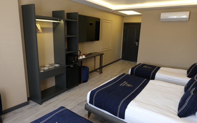 Loft Plus Hotel