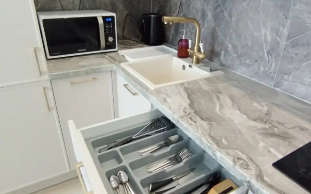 Квартира Уютная В Районе ТРЦ  Сити-Молл