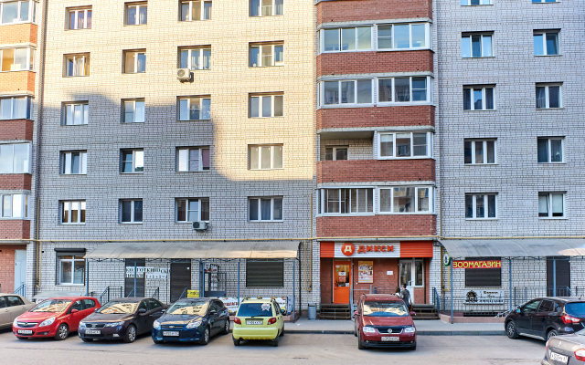 Matrosova 5 Apartment
