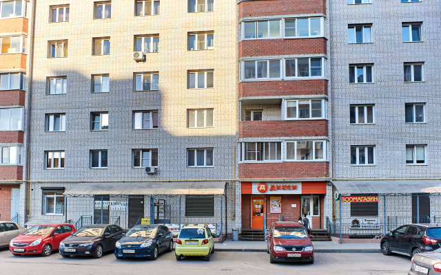 Matrosova 5 Apartments