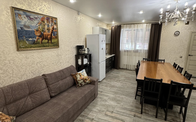 Pjatikomnatnyje V Taunkhause Na Bannom Apartments