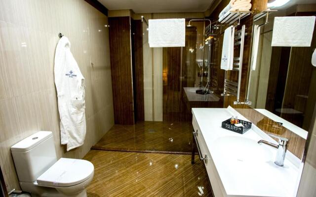 West Shine Hotel