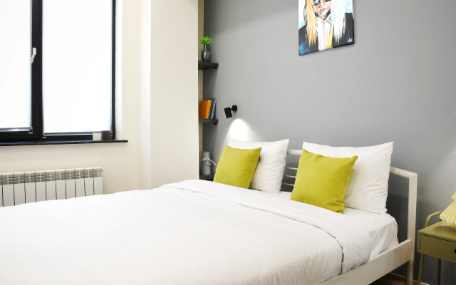 Newly Renovated Condo, Steps to Republic Square Apartments