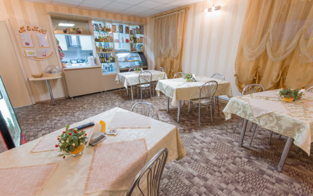 Chernyi Myis Hotel