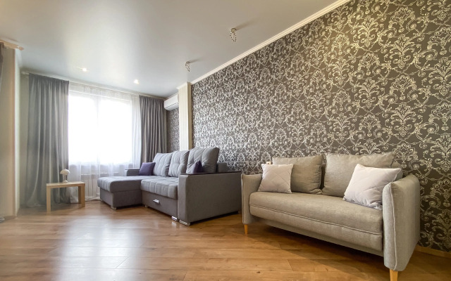 Апартаменты с камином и видом на реку у ТЦ Аквамолл