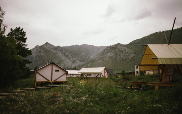Ajvengo Glemping Gornyij Altaj Hotel