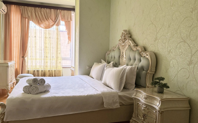 Апартаменты с 2 Спальнями и с Балконом в Центре Города от Sweet Home