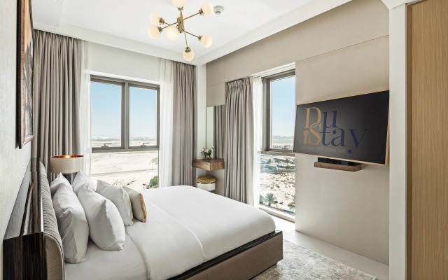Skyline Vista 3-Bedroom Haven with Lagoon Retreat Apartments