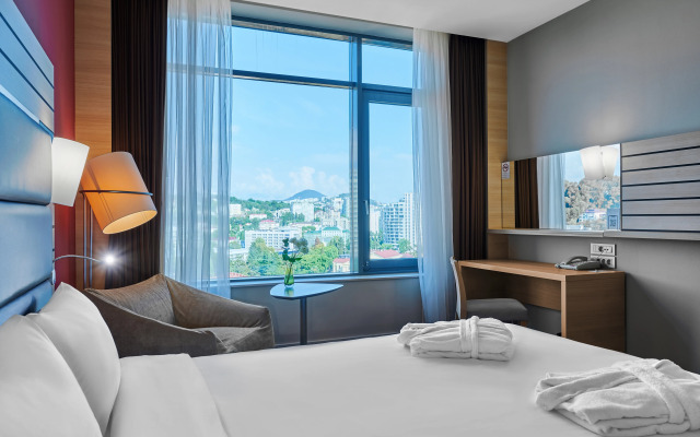 Mercure Sochi Centre Hotel