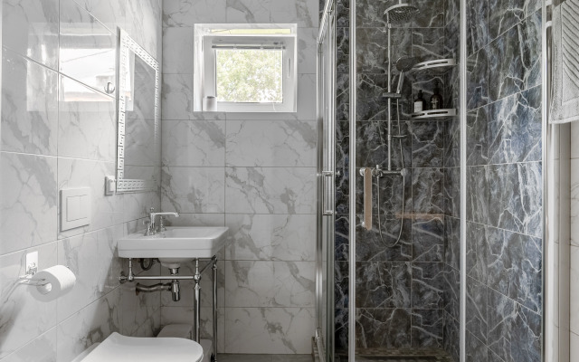 Частный дом Коттедж у озера на Речной