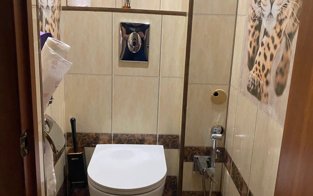 Prostornaya 3-Kh Komnatnaya Kvartira S Kaminom Flat