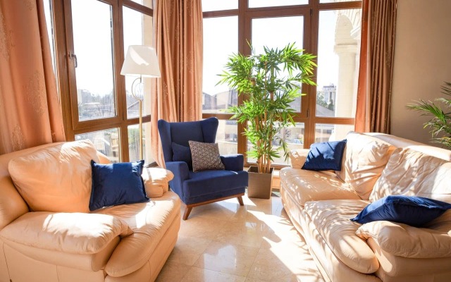Kolizey Guest House