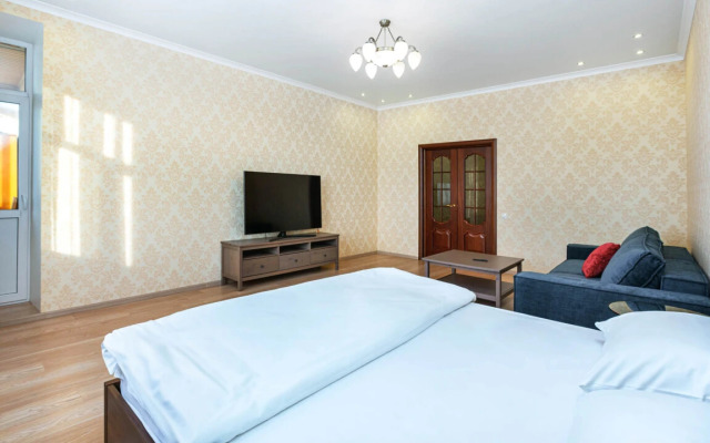 АПАРТАМЕНТЫ REHOME24 на 13 этаже с балконом