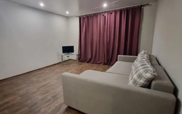 Na Lermontova  Flat