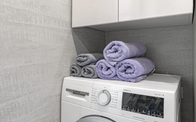 Svetlye I Uyutnye Ryadom S Dostoprimechatelnostyami Apartments